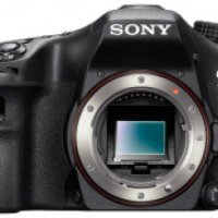 Цифровой зеркальный фотоаппарат Sony Alpha ILCA-77M2