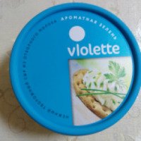 Нежный творожный сыр из отборного молока Violette ароматная зелень