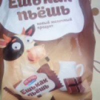 Молочный продукт Три коровы два кота "Ешь как пьешь" с шоколадом