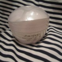 Крем Shiseido Replenishing Body Cream