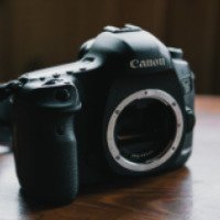 Зеркальная камера Canon EOS 5D Mark III Body