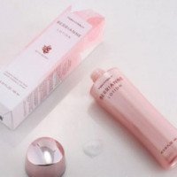 Лосьон Tony Moly Berrianne "Клюквенный"