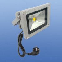 Прожектор Brille светодиодный HL-05/10W LED CW IP65