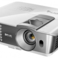 Мультимедиа-проектор BenQ W1070