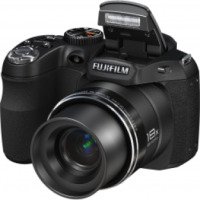Цифровой фотоаппарат Fujifilm FinePix S4000