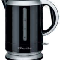 Электрический чайник Electrolux EEWA 3100