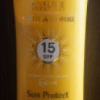 Солнцезащитное молочко Eveline Sun Protect SPF 15
