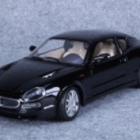 Модель автомобиля Bburago Maserati GranTurismo 1:43