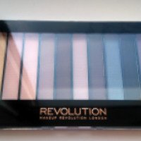 Палетка теней для век Makeup Revolution Redemption Palette Essential Mattes