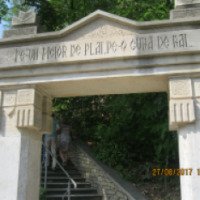 Памятник "Свеча признательности" (Молдова, Сороки)
