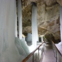 Деменовская ледяная пещера 