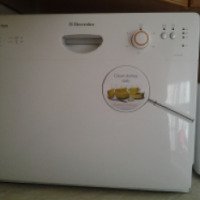 Посудомоечная машина Electrolux ESF 2430