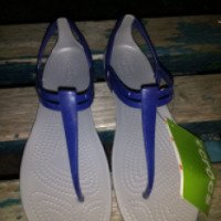 Босоножки Crocs Woman's Isabella T-Strap Sandal