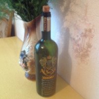Вино полусухое абхазское красное АЗН "Апсха"