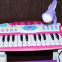 Детский электронный синтезатор Beauty на стойке, с микрофоном и стульчиком
