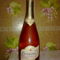 Розовое шампанское Fanagoria