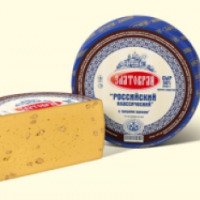 Сыр Златокрай "Российский классический с грецким орехом"