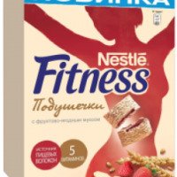 Мультизлаковые подушечки Nestle Fitness с фруктово-ягодным муссом