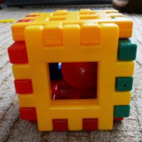 Развивающая игрушка Строим вместе счастливое детство "Куб-конструктор"