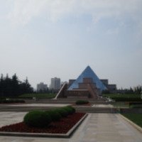 Пагода Лунхуа и Martyrs' Memorial Hall (Китай, Шанхай)