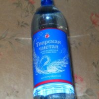 Артезианская питьевая вода Юнайтед Боттлинг Групп "Тверская чистая негазированная"