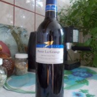 Красное полусладкое вино Pierre La Grange