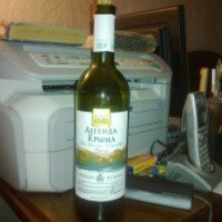 Вино столовое полусладкое красное "Легенда Крыма"