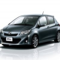 Автомобиль Toyota Vitz III хэтчбек