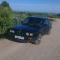 Автомобиль BMW 320i E30 седан