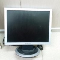 Монитор Samsung Sync Master 540N