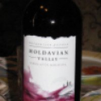 Вино полусухое красное Молдавская долина "Каберне Совиньон"
