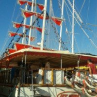 Экскурсия на яхте "Алые паруса" (Турция, Кемер)