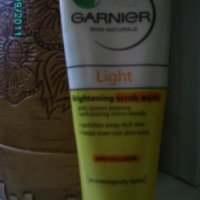 Интенсивный осветляющий скраб Garnier Skin Naturals