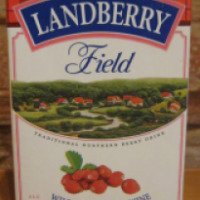 Напиток винный красный полусладкий Landberry Field "Земляничное удовольствие"