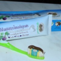 Тайская зубная паста abhaibhubejhr herbal toothpaste с Guava и Mangosteen