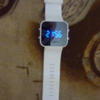 Часы диодные TinyDeal