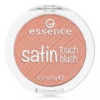 Румяна Essense "Satin touch blush"