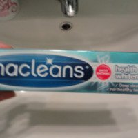 Отбеливающая зубная паста Macleans Health Whitening