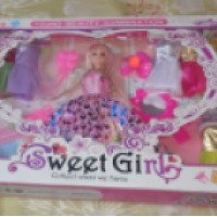Кукла с набором платьев и аксессуаров Sweet Girl
