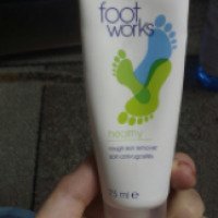 Средство для смягчения огрубевшей кожи ног Avon Footworks Healthy
