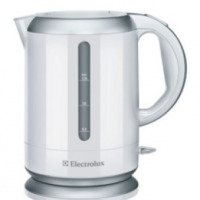 Электрический чайник Electrolux EEWA 3130