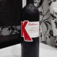 Красное полусладкое вино "Kakhuri Киндзмараули"