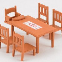 Игровой набор Sylvanian Families "Обеденный стол с пятью стульями"