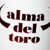 Вино столовое белое полусладкое "Alma del toro"