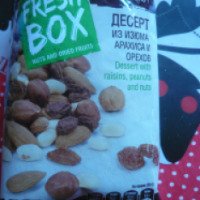 Десерт Fresh Box из изюма, арахиса и орехов