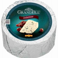 Сыр с голубой плесенью Milkana GrandBlu Intense
