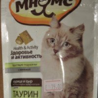 Сухой корм для кошек Хрустящие подушечки с начинкой Мнямс