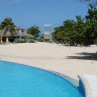 Отель Breezes Runaway Bay Resort and Golf Club 