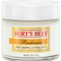 Дневной крем для лица Burt's Bees Radiance