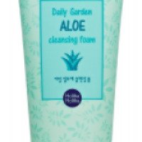 Пенка для умывания Holika Holika Daily Garden Cleansing Foam Aloe